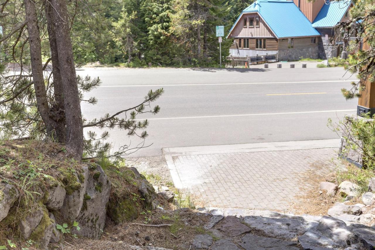 Flying Stag: Main Lodge Government Camp Exterior photo